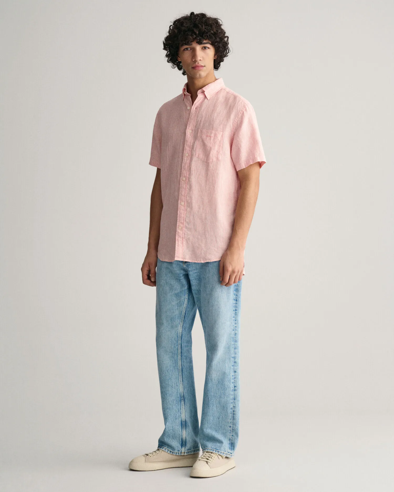Camisa Regular Fit de manga corta y lino a rayas
