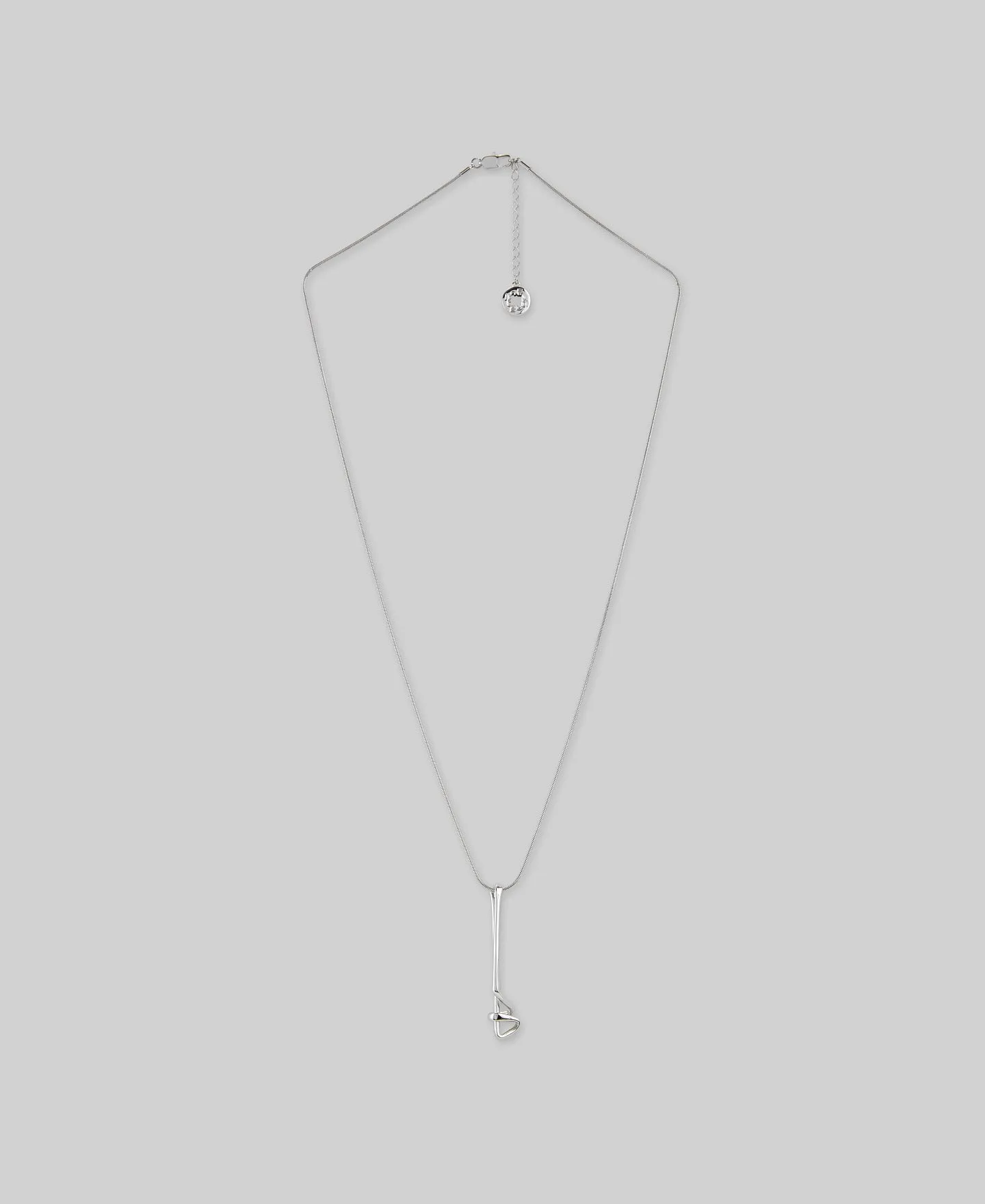 Collar pieza metálica torsionada mujer