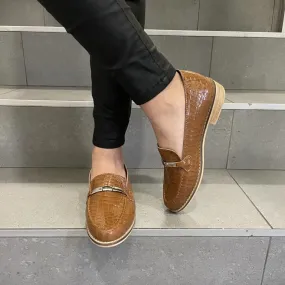 Mocasín café croco