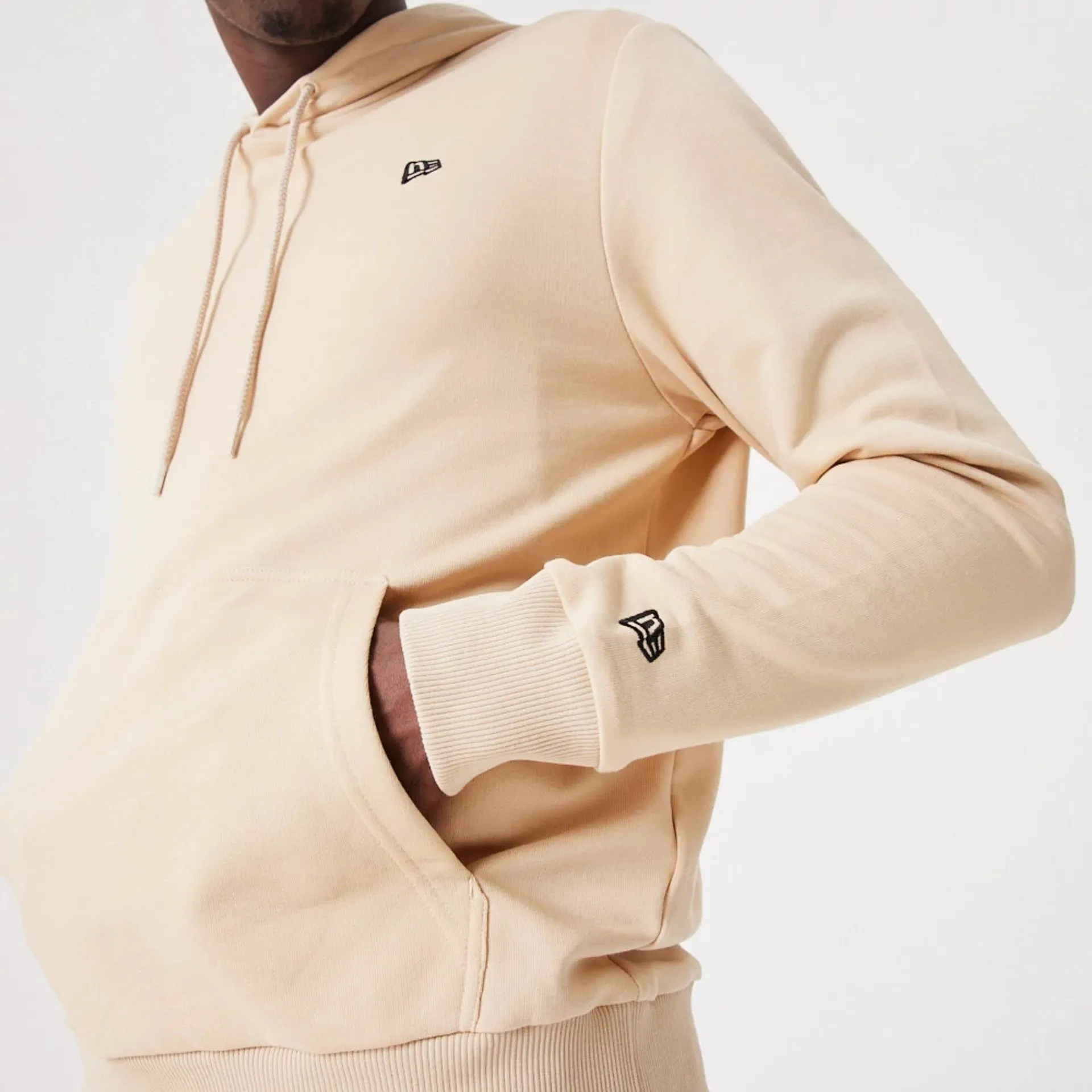Sudadera New Era Essential Beige